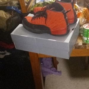 Jordan 12's reverse flu game